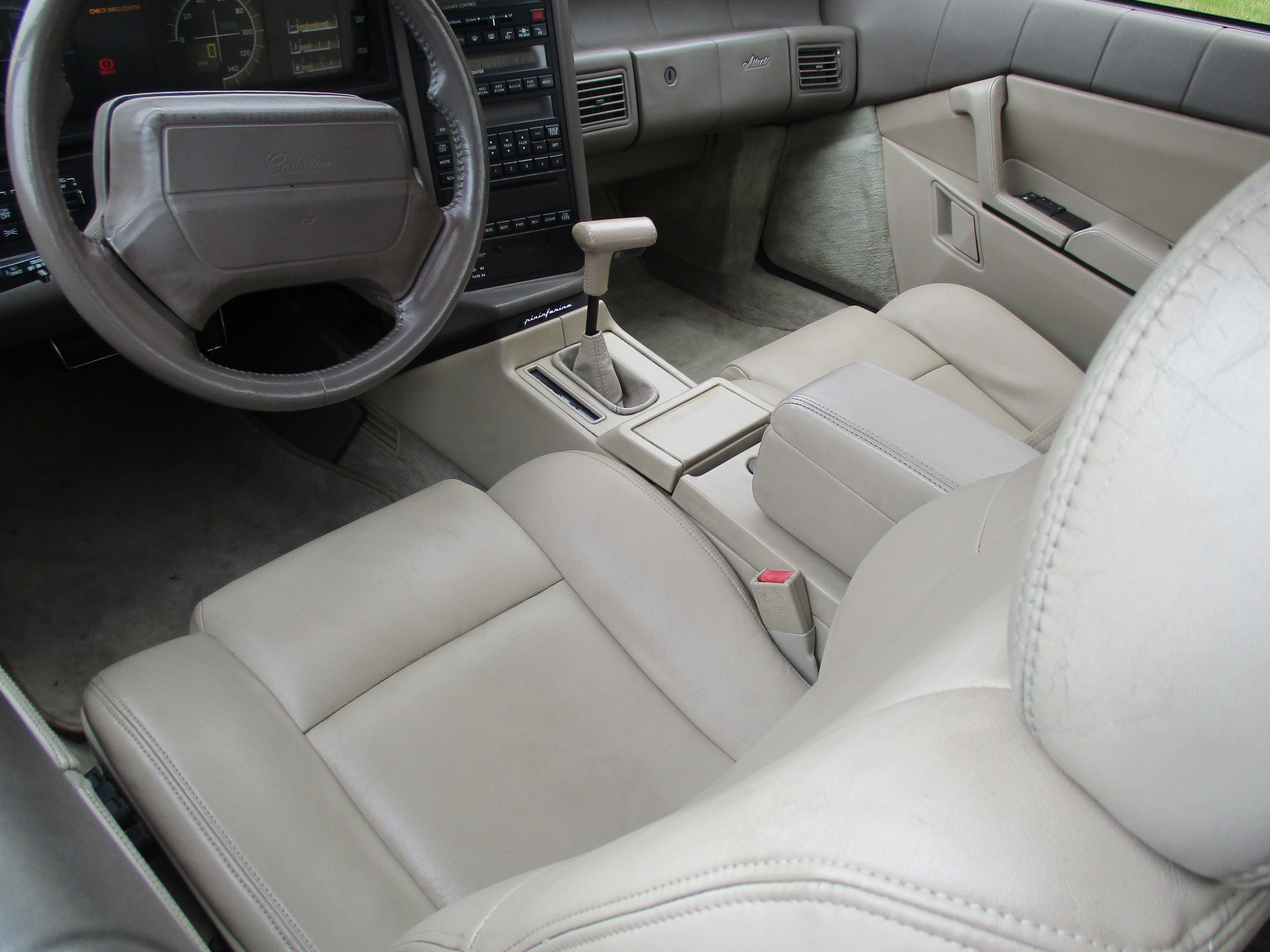 1993-Caddilac-and-1989-Mercedes-450-SL-009