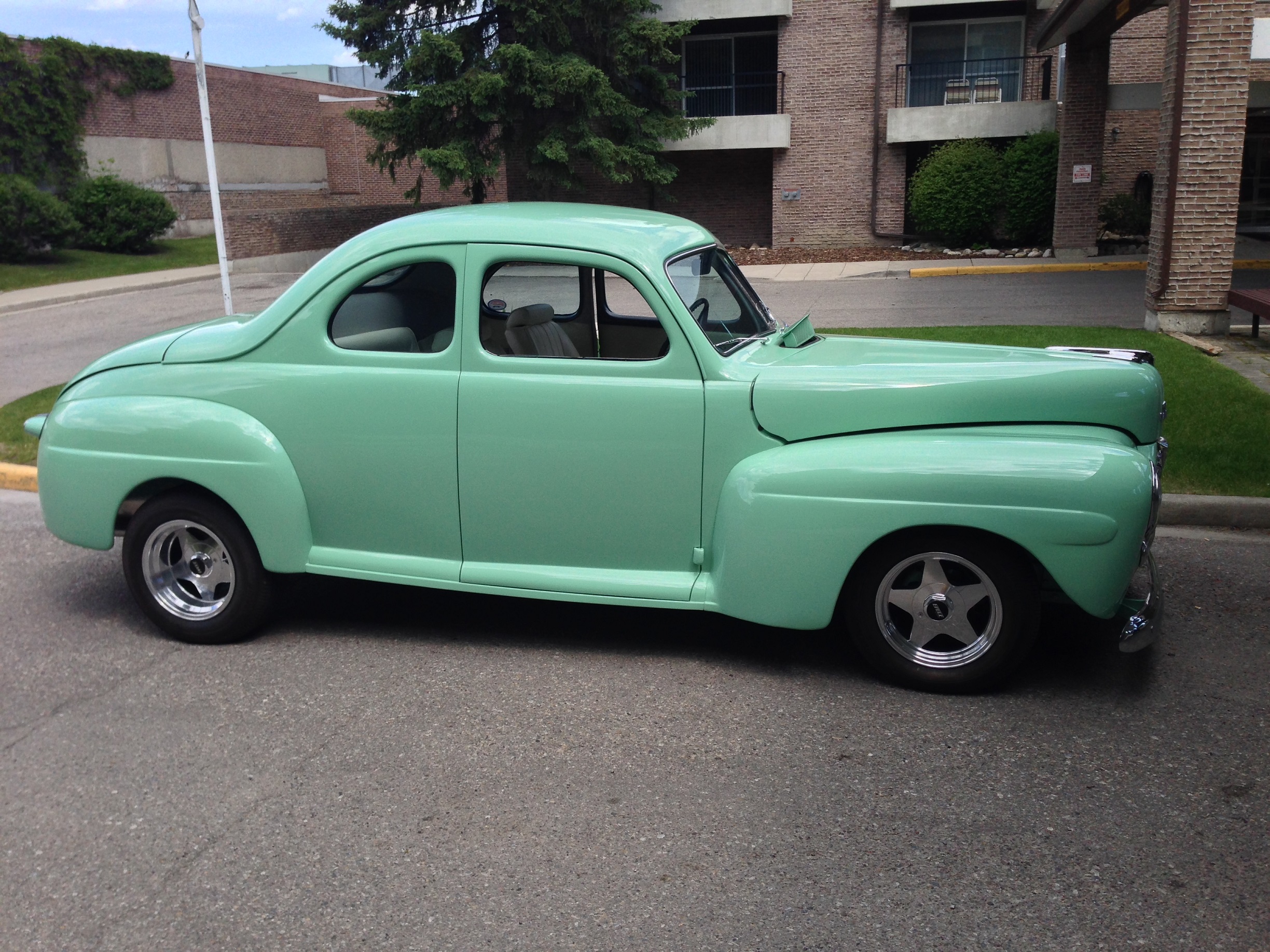 1947 Ford Businessman Coupe Super Deluxe