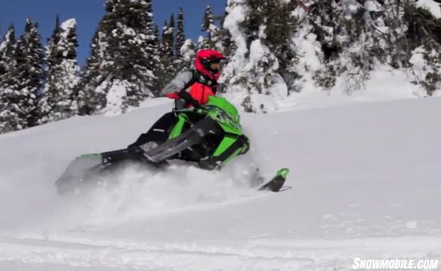 2015-Arctic-Cat-M6000-Sno-Pro-Action-02