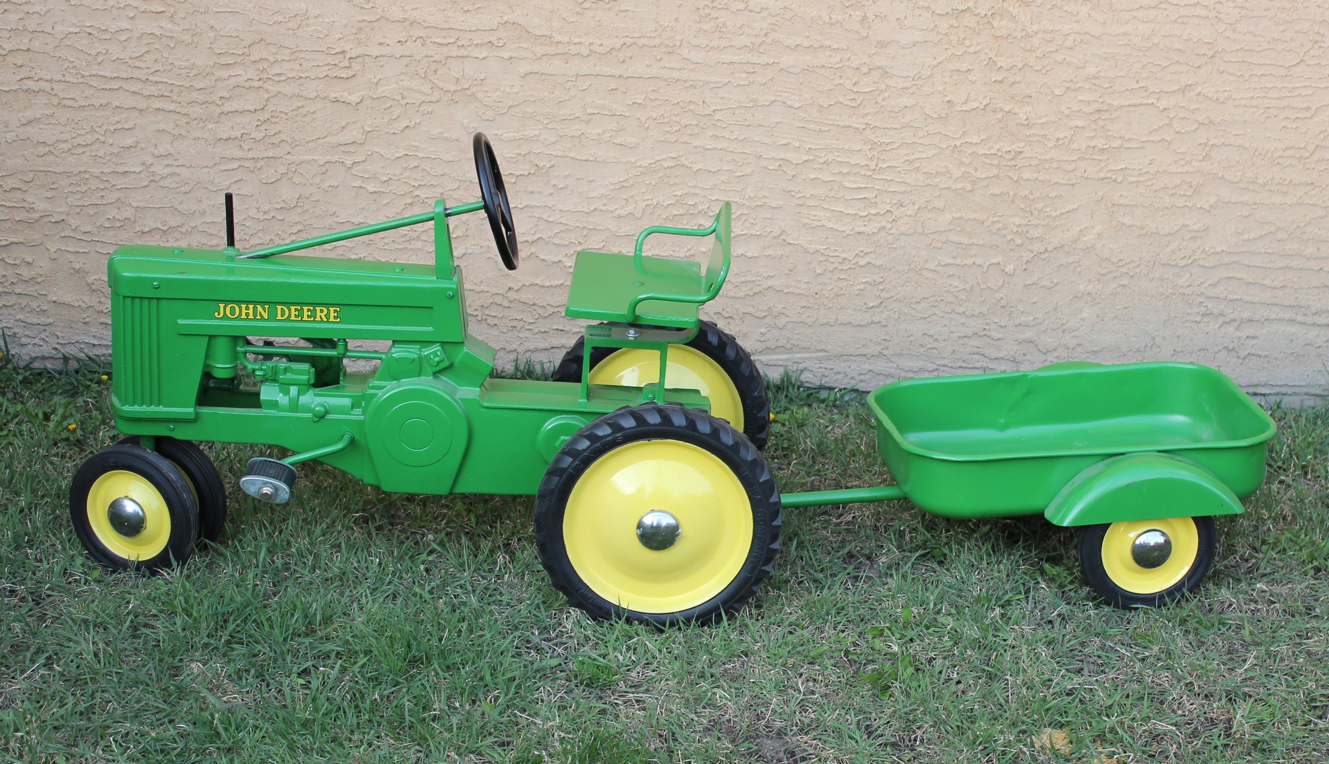 John Deere Pedal Tractor And Trailer
