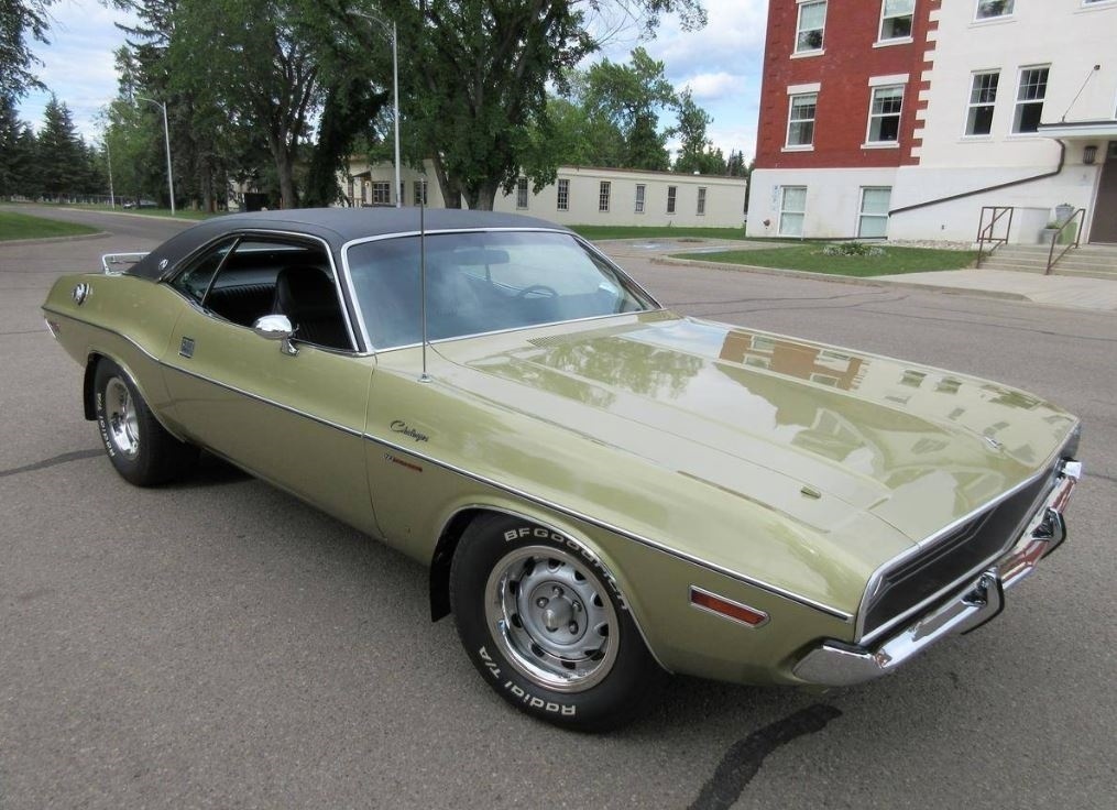 Dodge-Challenger-12