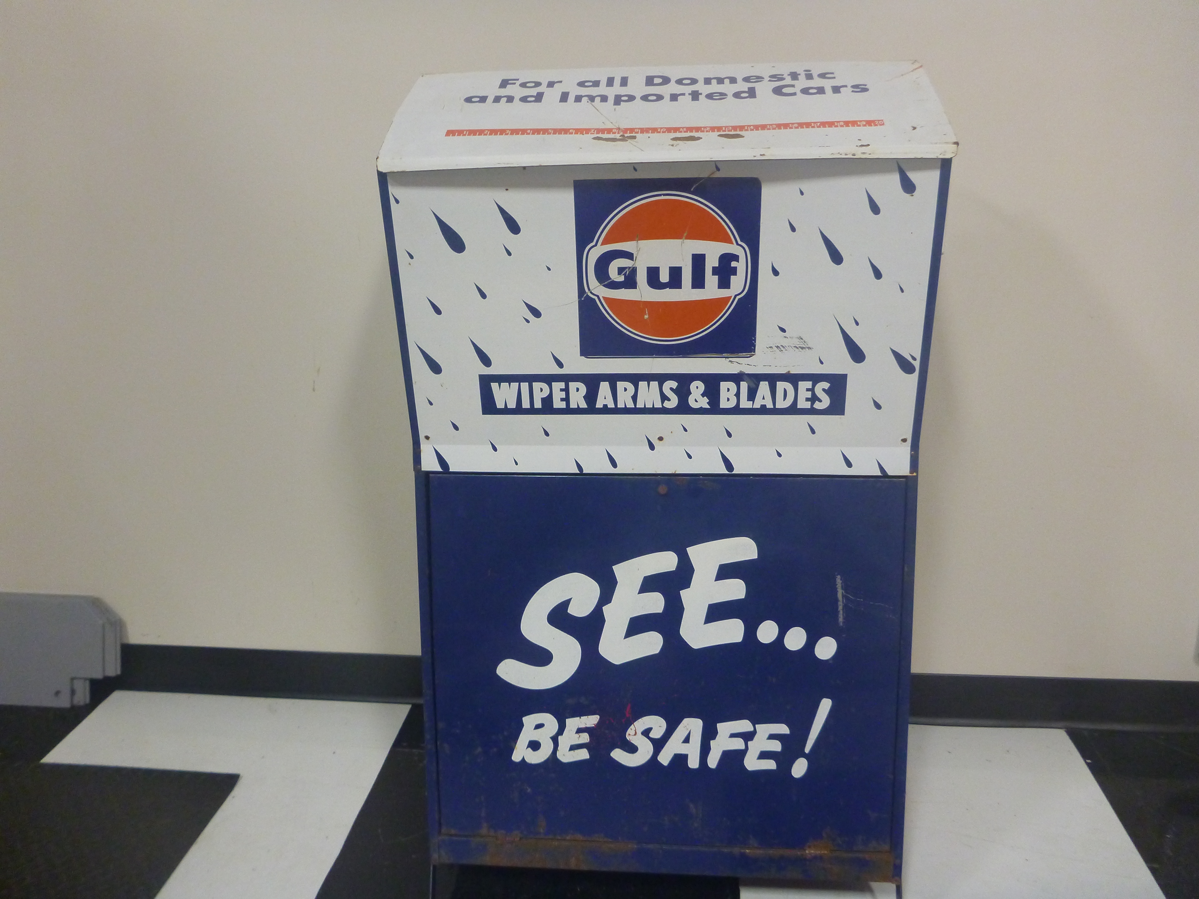 Gulf Wiper Arm And Blade Holder