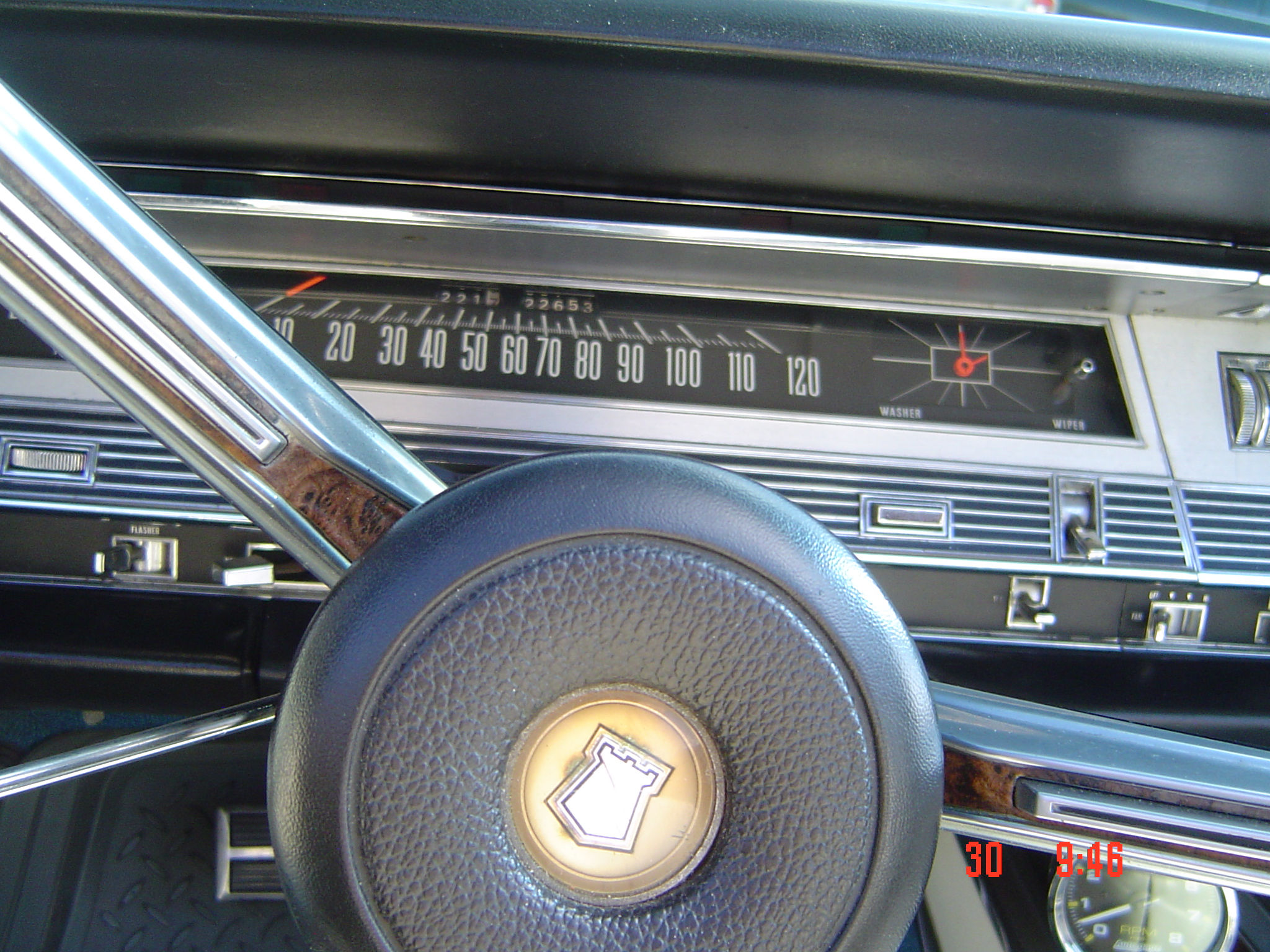 1968-chry-300-convert-015