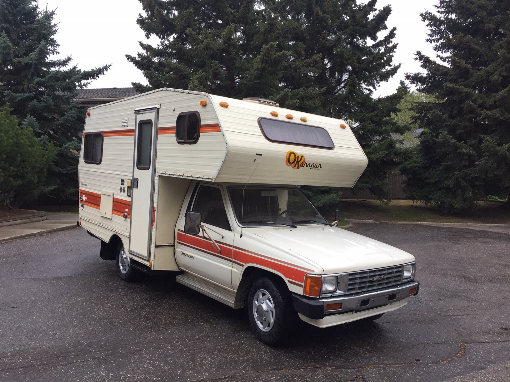1984 Toyota Okanagan RV NO RESERVE