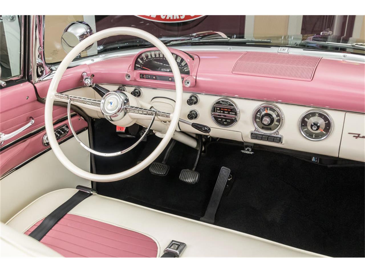 13650633-1955-ford-fairlane-std