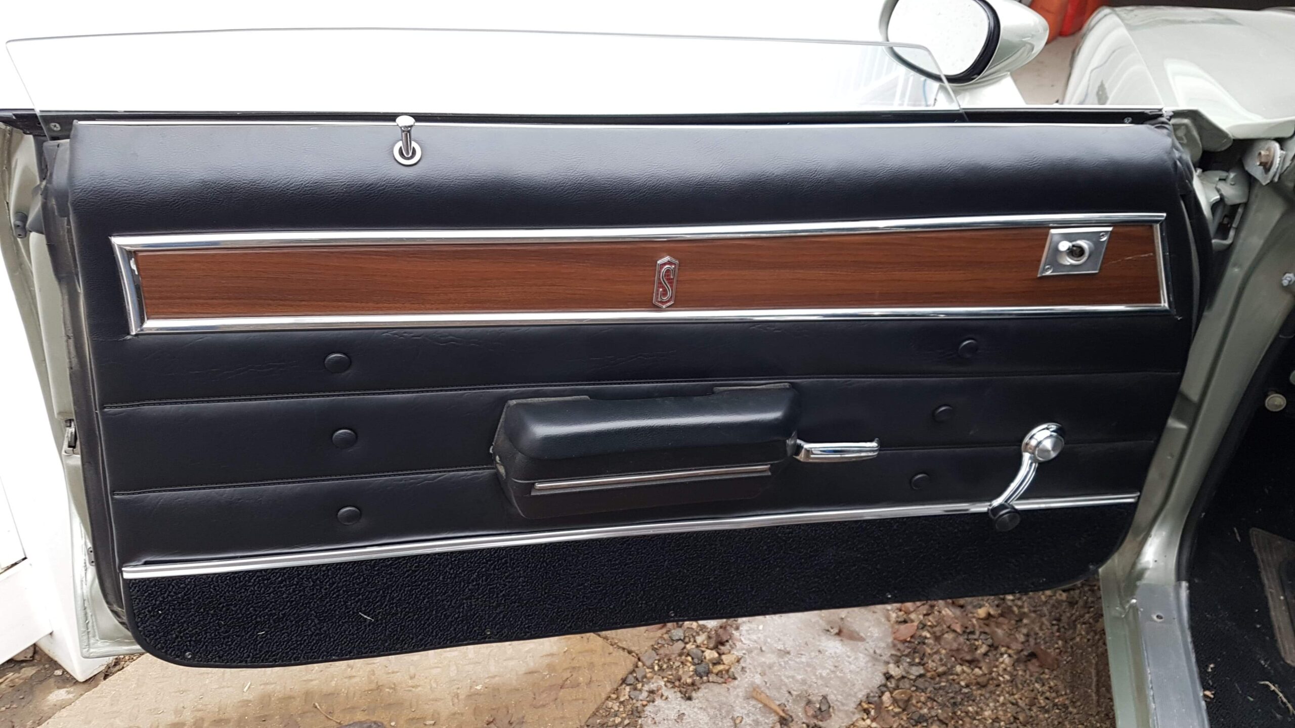 2F8981C8-1296-42BA-9FD0-6B5BA97CBC87