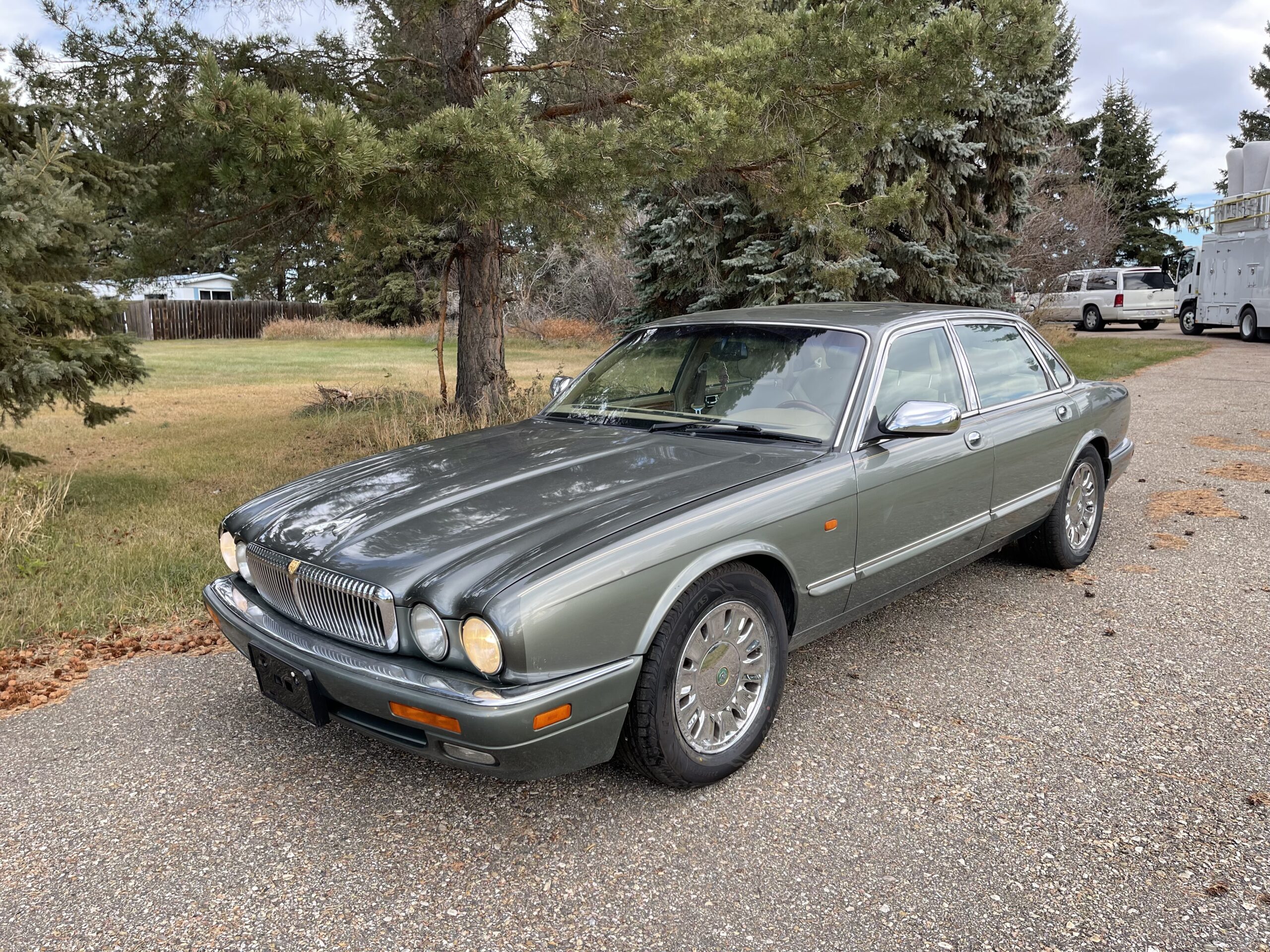 LUTt4raHSMeflr9Z0edag