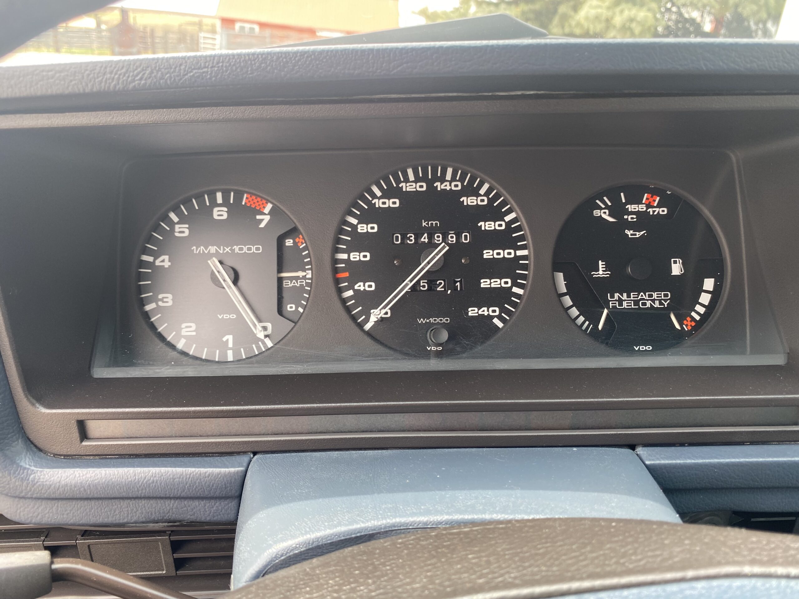 6100A708-F4F5-4100-8447-FA8F81FA100B