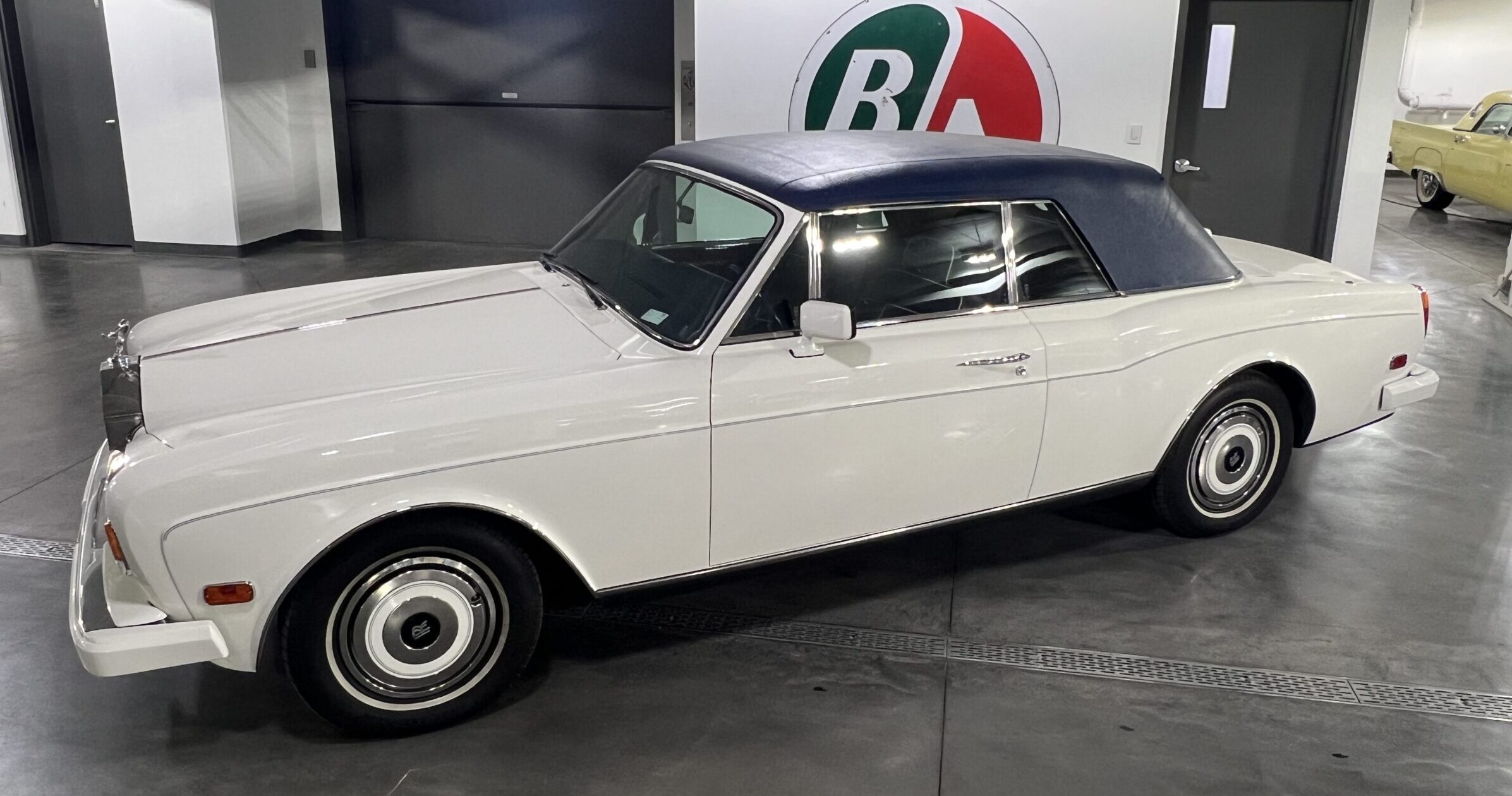 B6110AF3-53D2-4054-B3D8-E4B206660437