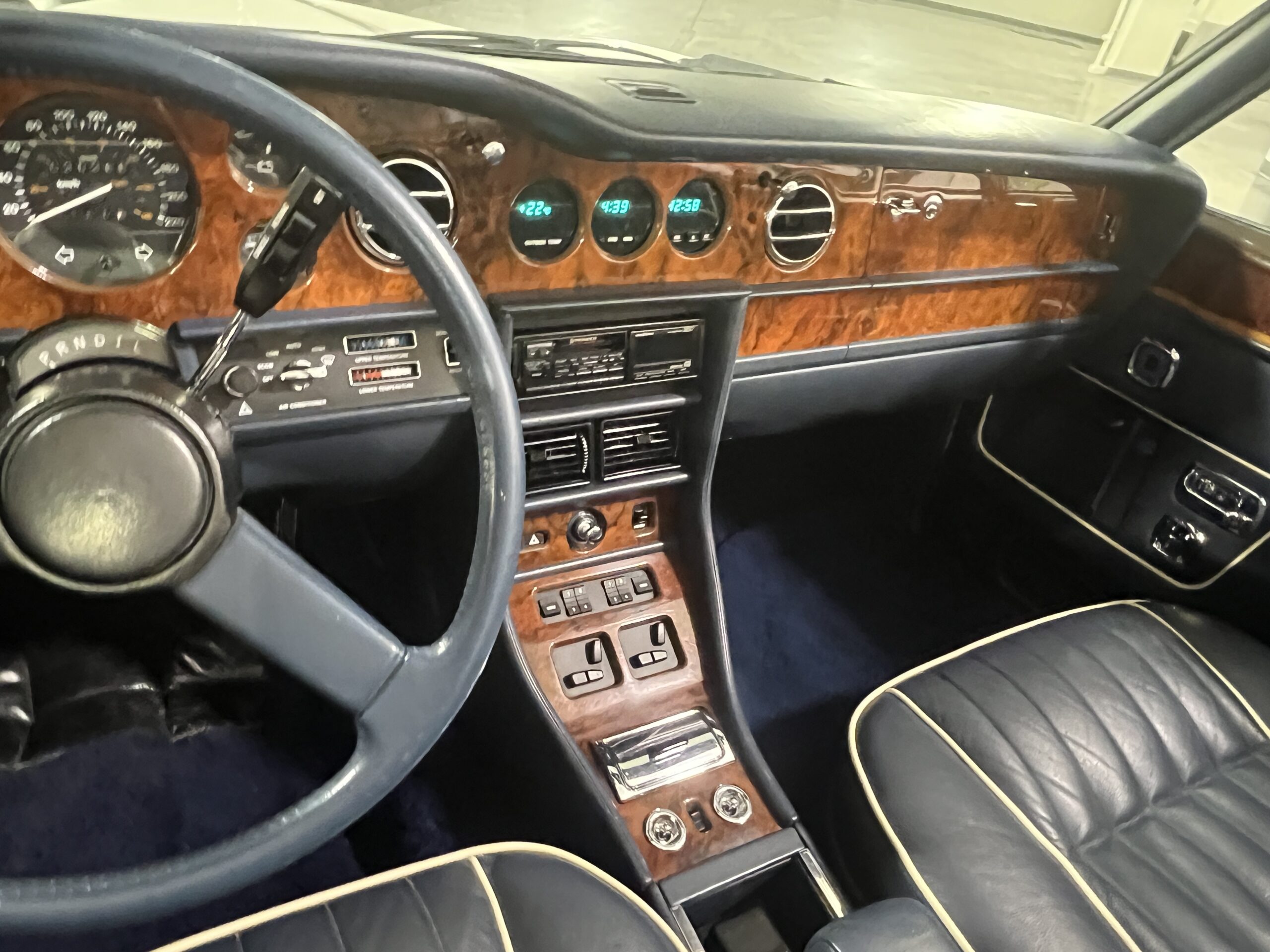 CF93B635-8BCC-4A78-87D7-74F607CEE4FA