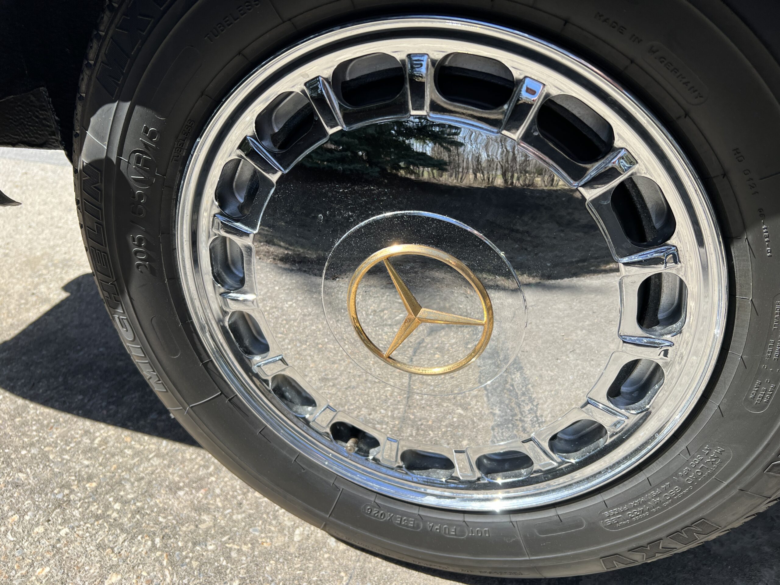 1E4AFF29-A53F-4A82-824B-C3395E7957D0