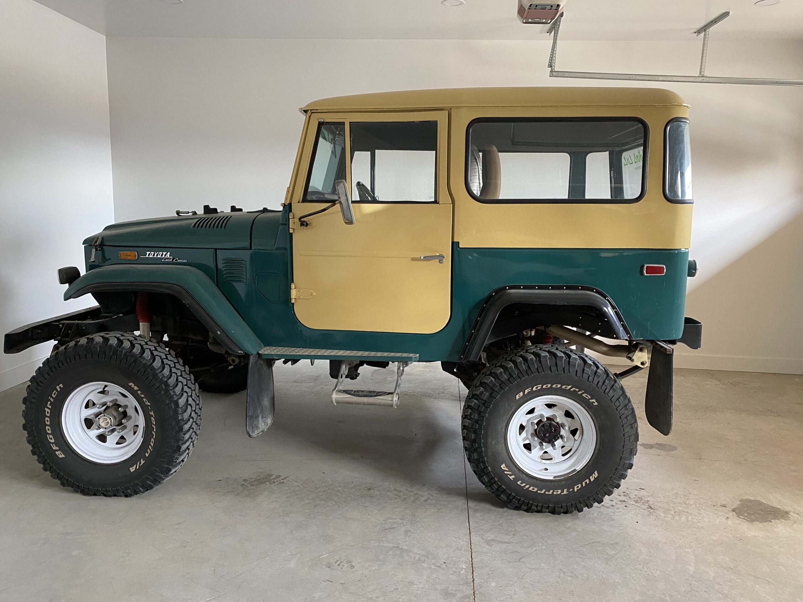 5B64B063-15EC-4BA1-BE0A-822098F88111