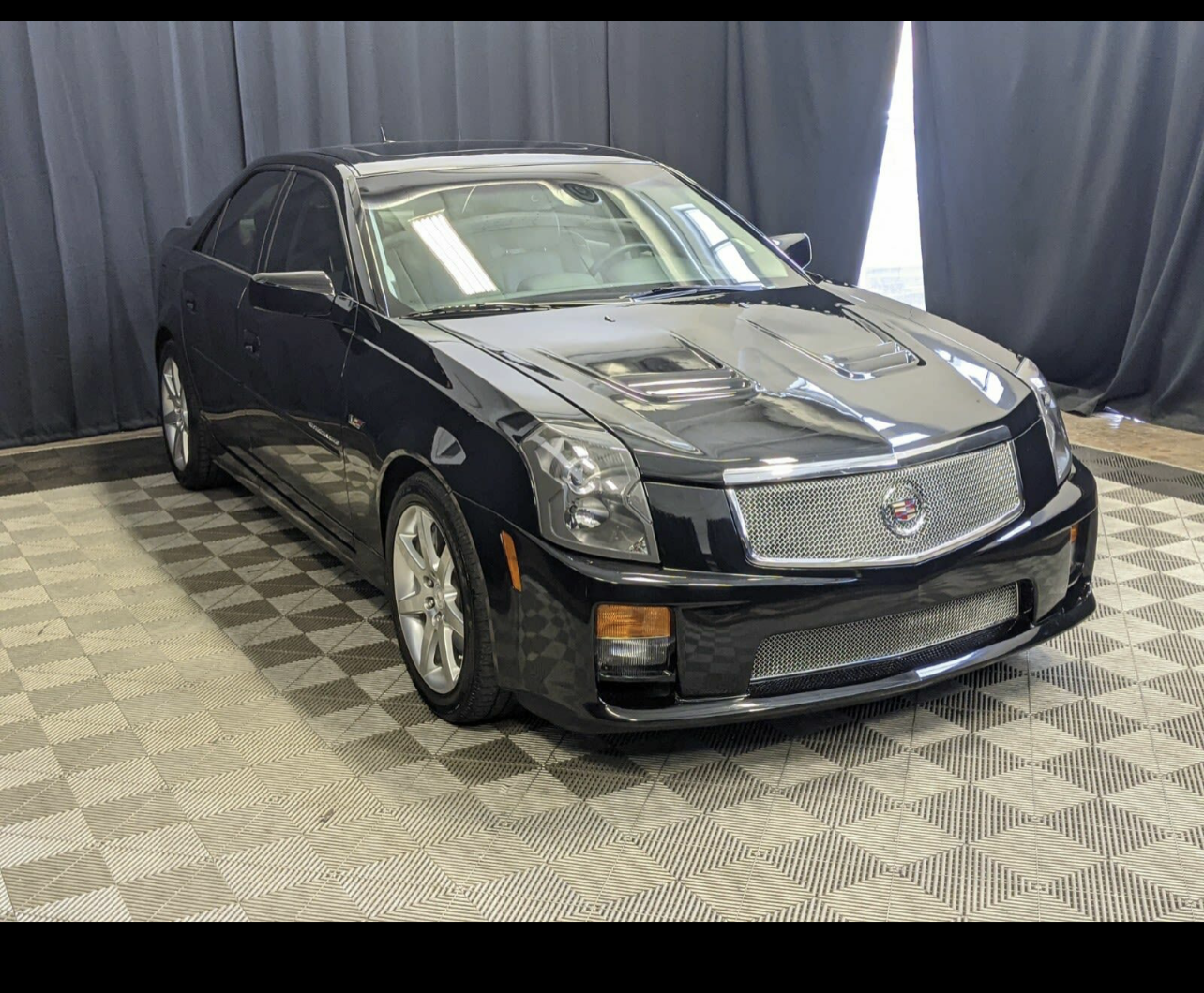 2005 Cadillac CTS – V 12000 Km!